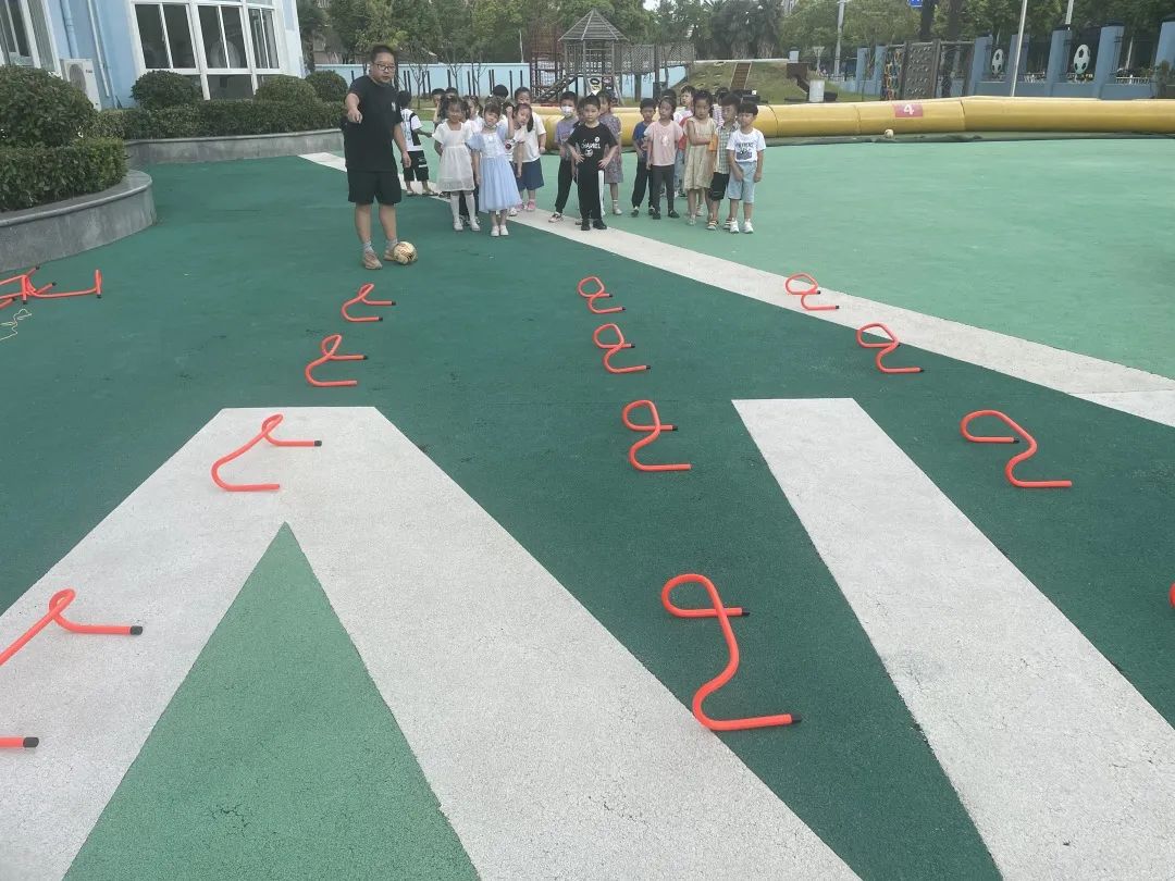 游戲足球怎么玩_足球的游戲_ps足球游戲哪個(gè)好玩