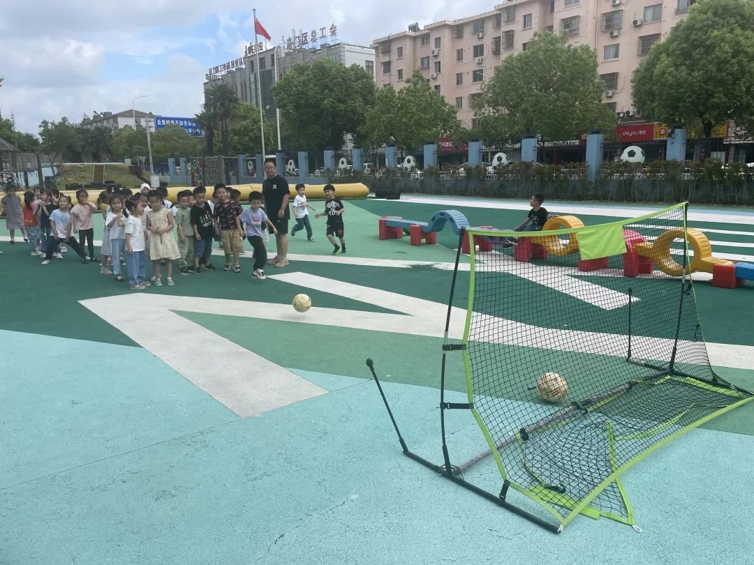 游戲足球怎么玩_足球的游戲_ps足球游戲哪個(gè)好玩