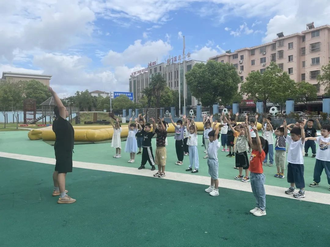 游戲足球怎么玩_ps足球游戲哪個(gè)好玩_足球的游戲