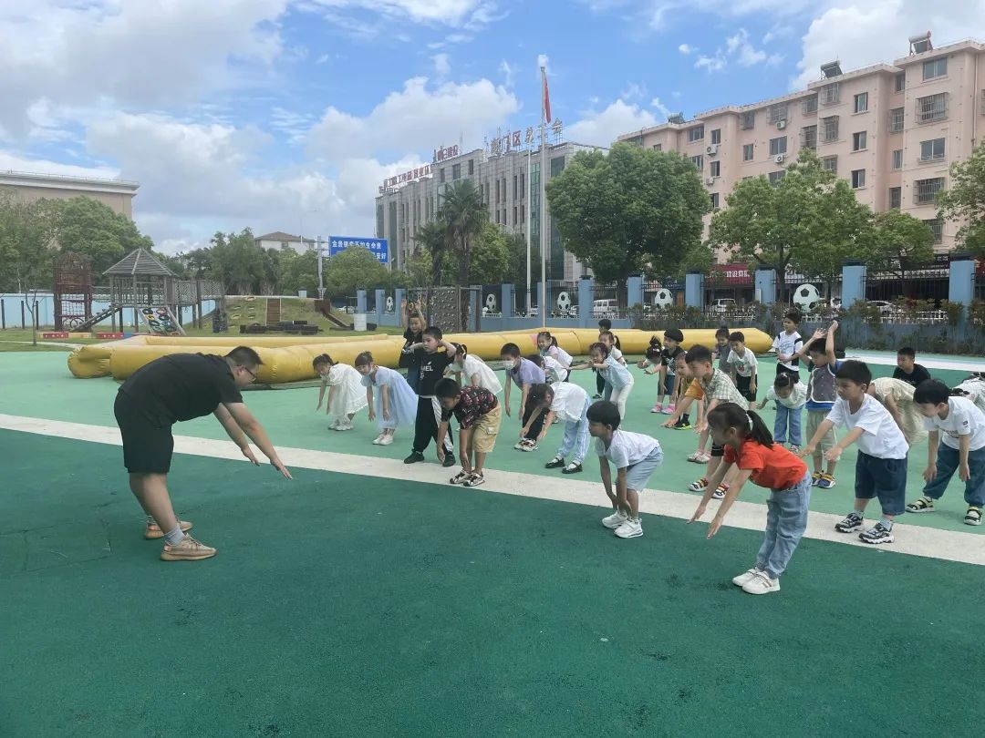 ps足球游戲哪個(gè)好玩_游戲足球怎么玩_足球的游戲